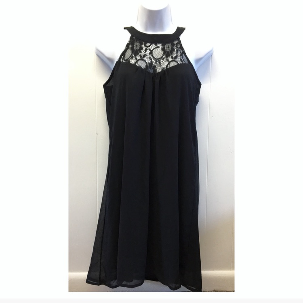 Dreagal | NWT Black Laced Hi-Neck Sleeveless Strap •